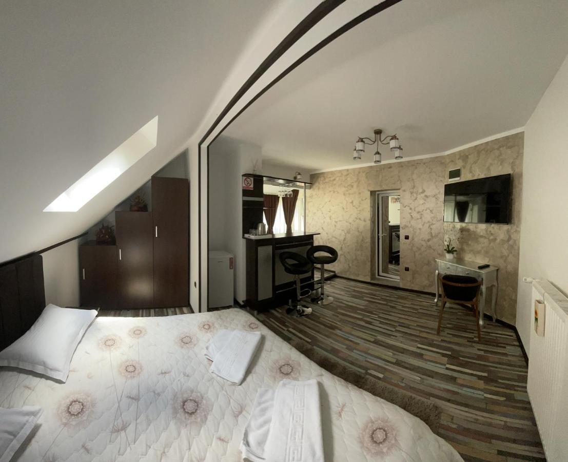 Casa Anne Marie Hotel ซินายา ภายนอก รูปภาพ