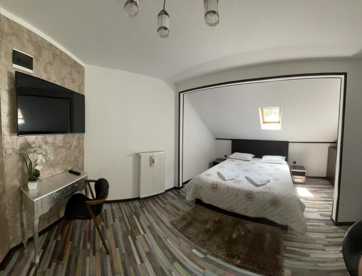 Casa Anne Marie Hotel ซินายา ภายนอก รูปภาพ